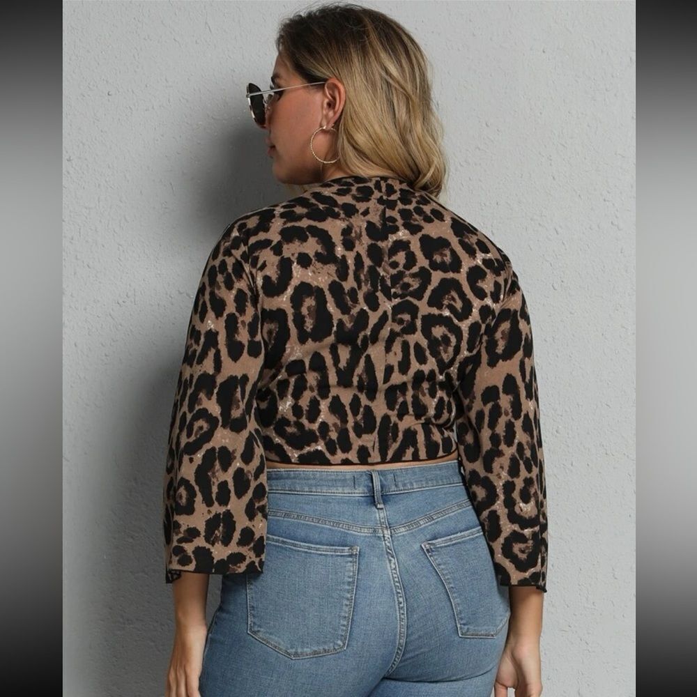 Knot front crop top - Picture 2 of 4